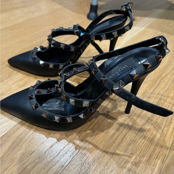 Valentino Garavani women's rockstud cage leather pumps with studs - Picture 3 of 9